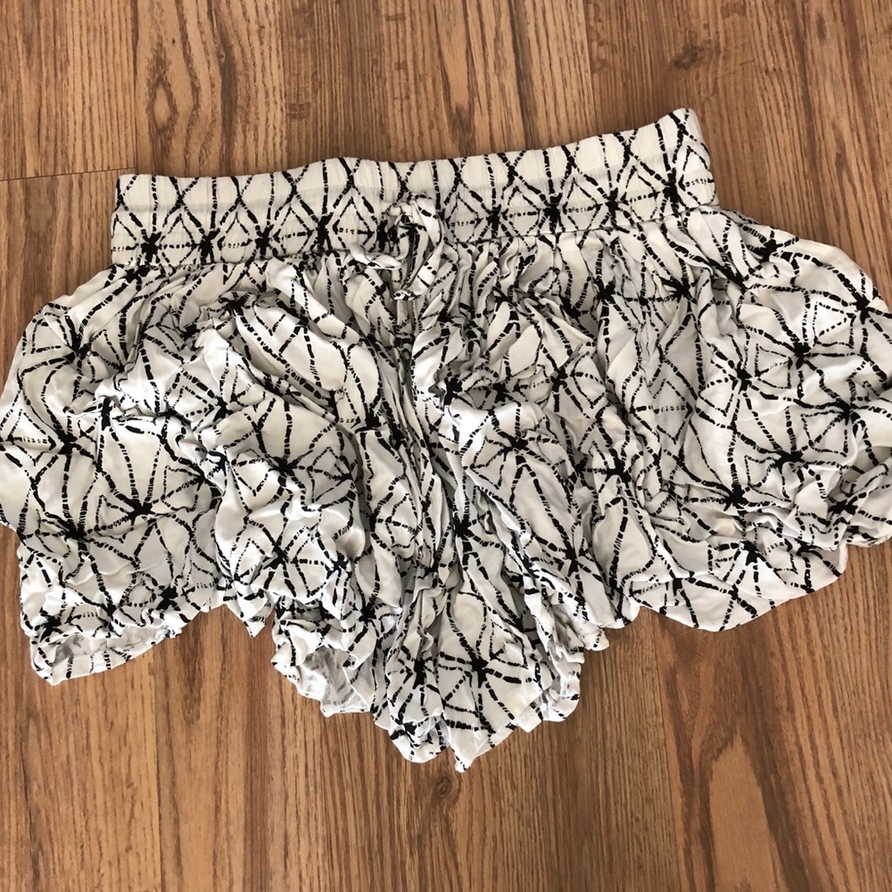Flowy Shorts - Picture 5 of 6